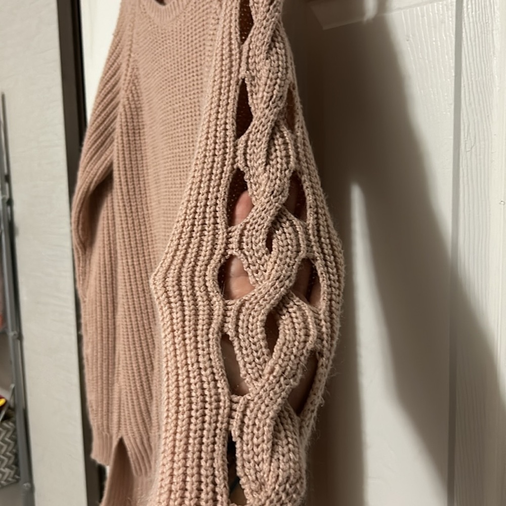 Sky and Sparrow sweater - Picture 2 of 4